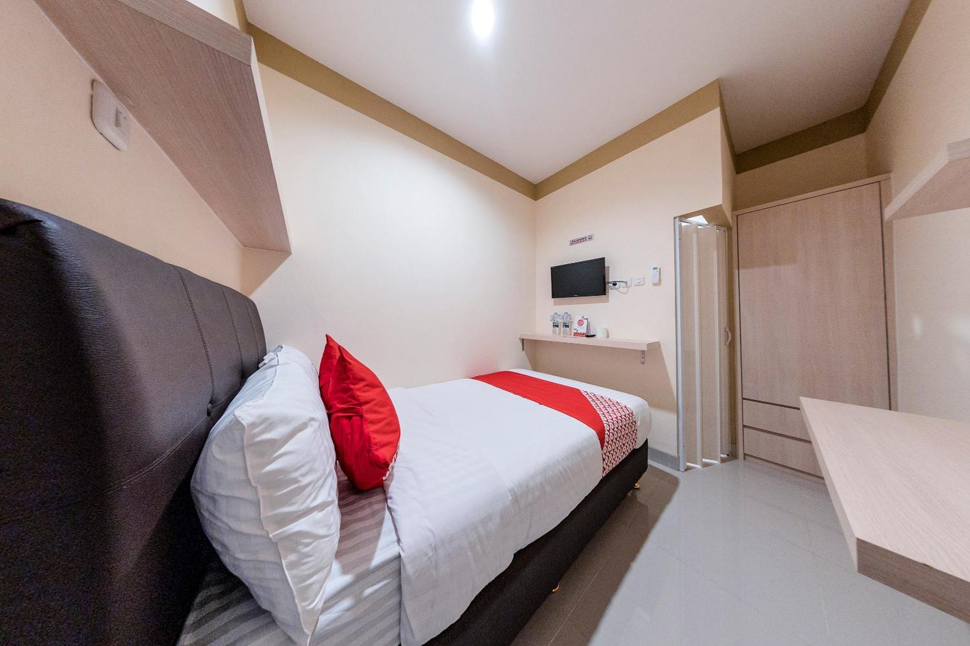 Oyo 478 Balcon Biru Hotel Jakarta Exterior photo